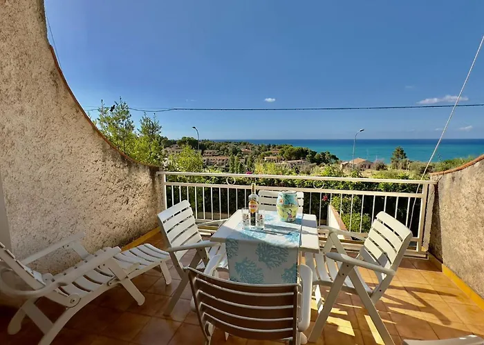 Jolinda Guest House, Accogliente Con 2 Da Letto, Vista Mare, Vicino Al Centro Di Con Piscina Fuori Terra Apartman