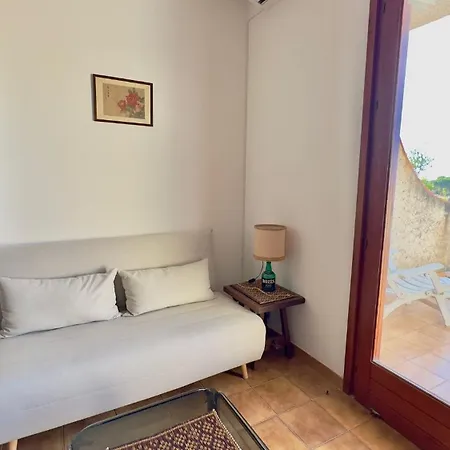 公寓 Jolinda Guest House, Accogliente Con 2 Da Letto, Vista Mare, Vicino Al Centro Di Con Piscina Fuori Terra 切法卢