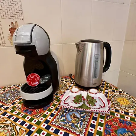 Jolinda Accogliente Vista Mare, Vicino Al Centro Di Con Piscina Fuori Terra 아파트