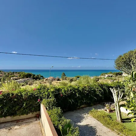 Jolinda Guest House, Accogliente Con 2 Da Letto, Vista Mare, Vicino Al Centro Di Con Piscina Fuori Terra