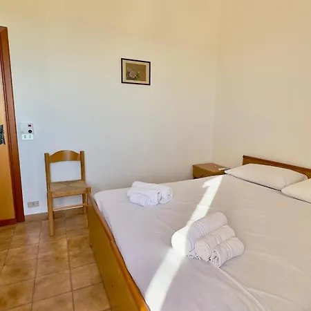 아파트 Jolinda Accogliente Vista Mare, Vicino Al Centro Di Con Piscina Fuori Terra