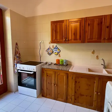 Jolinda Accogliente Vista Mare, Vicino Al Centro Di Con Piscina Fuori Terra 아파트