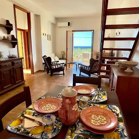 아파트 Jolinda Accogliente Vista Mare, Vicino Al Centro Di Con Piscina Fuori Terra