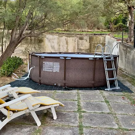 Apartamento Jolinda Guest House, Accogliente Con 2 Da Letto, Vista Mare, Vicino Al Centro Di Con Piscina Fuori Terra