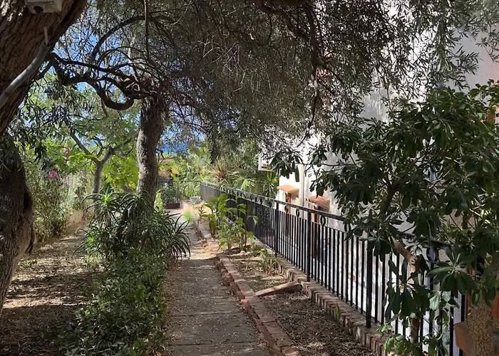 Apartamento Jolinda Guest House, Accogliente Con 2 Da Letto, Vista Mare, Vicino Al Centro Di Con Piscina Fuori Terra