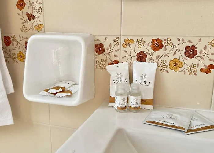 Apartamento Jolinda Guest House, Accogliente Con 2 Da Letto, Vista Mare, Vicino Al Centro Di Con Piscina Fuori Terra