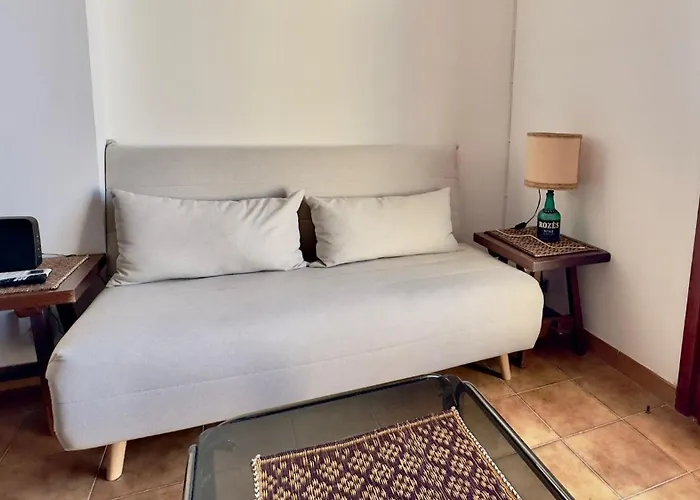 Apartamento Jolinda Guest House, Accogliente Con 2 Da Letto, Vista Mare, Vicino Al Centro Di Con Piscina Fuori Terra