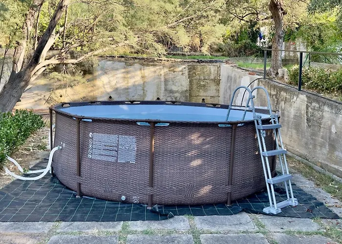 Jolinda Guest House, Accogliente Con 2 Da Letto, Vista Mare, Vicino Al Centro Di Con Piscina Fuori Terra Apartamento